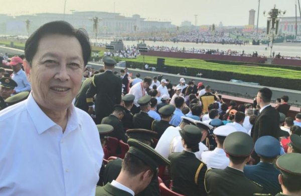 顺升网 人在做天在看!唐国强观看阅兵才过2天，让人担心的事情还是发生了